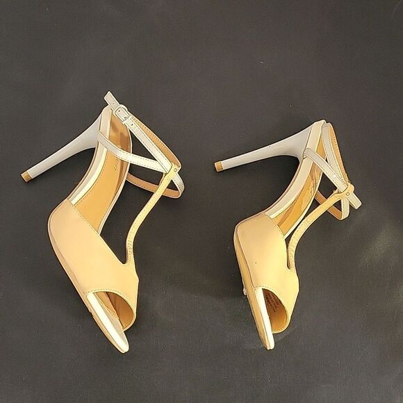 CALVIN KLEIN PEEP TOE ADJUSTABLE BUCKLE ANKLE STRAP SANDAL - Picture 7 of 12